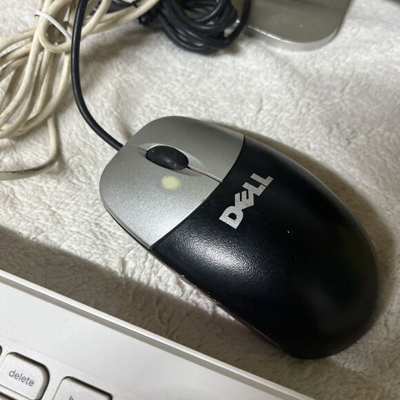 Apple iMac 20-inch Intel Core 2 Duo 300 GB Hard Drive 4GB Ram 2009 - Picture 7 of 10